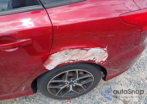 2016 Ford Focus Se z USA, uszkodzony, nr VIN 1FADP3F22GL368167